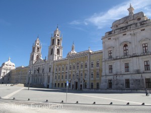 The National Palace in Mafra is a monumental Baroque and Italianized Neoclassical palace/monastery. It was built during the reign of King John V (1707–1750), one of the biggest buildings constructed in Europe in the 18th century. 